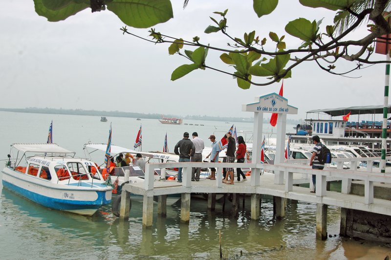 Bến cảng du lịch Sông Hội